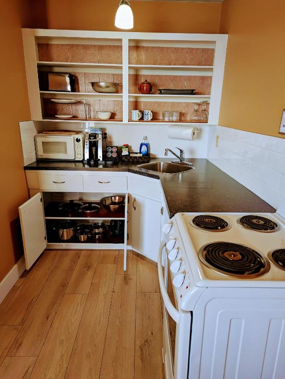 Oceanfront Full Kitchen Suite with Private Balcony 2 Queen - Photo 24
